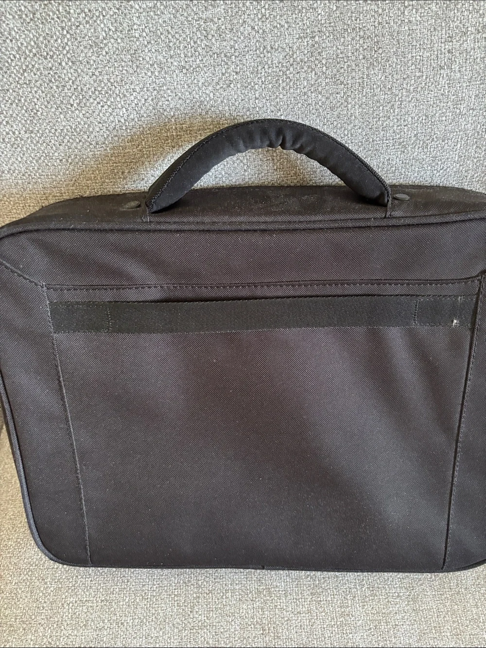 Targus 18” Laptop Briefcase with Front Organizer Pocket and strap.
